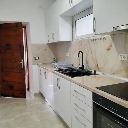 Villa Mael House